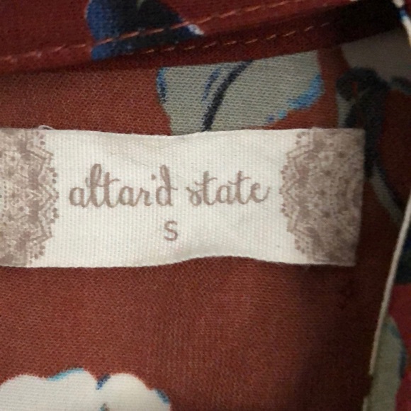 Altar’d State blouse - Picture 2 of 4